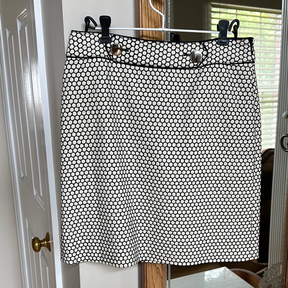 Ann Taylor Black and White Pencil Skirt Knee-Length